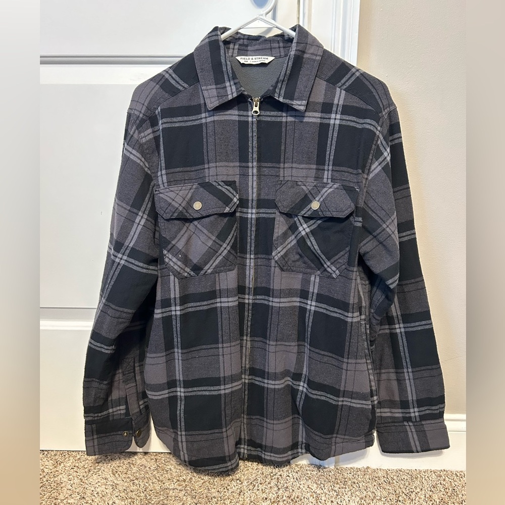 Field and Stream black and grey zip up flannel jacket. Size Small